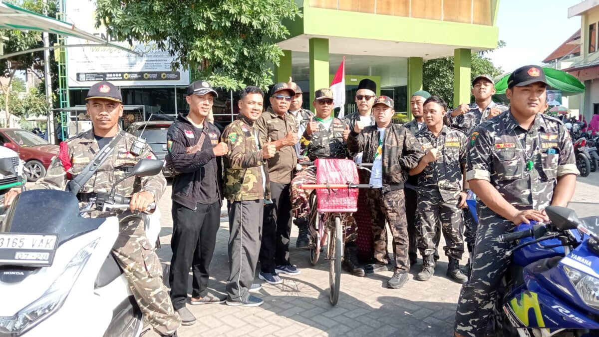 Penuhi Nadzar Banser Kabupaten Pasuruan Ziarah Walisongo Bersepeda pancal