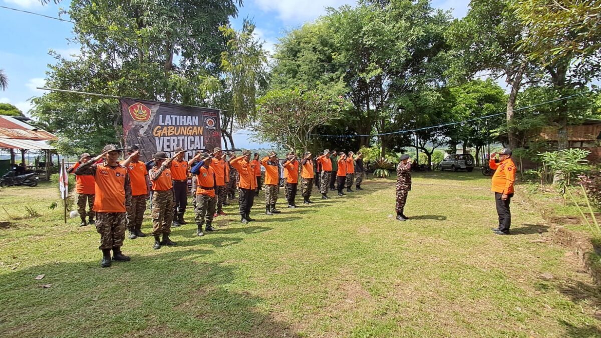Latgab Vertical Rescue Tingkatkan Kapasitas Relawan BAGANA Pasuruan Raya dan Sidoarjo